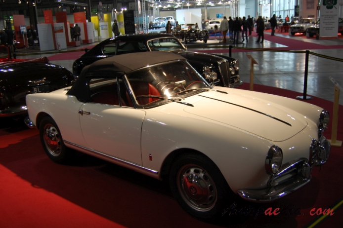 Alfa Romeo Giulietta Spider 1955-1964 (1956-1959 2nd series), right front view