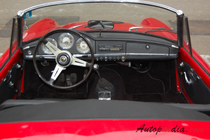 Alfa Romeo Giulietta Spider 1955-1964 (1962-1964 Giulia 1600), wnętrze