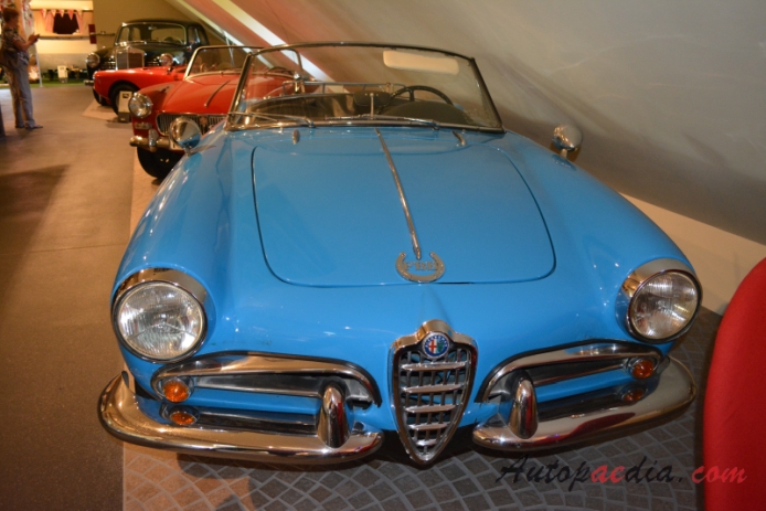 Alfa Romeo Giulietta Spider 1955-1964 (1962 Alfa Romeo Giulietta 1290 ccm roadster 2d), przód