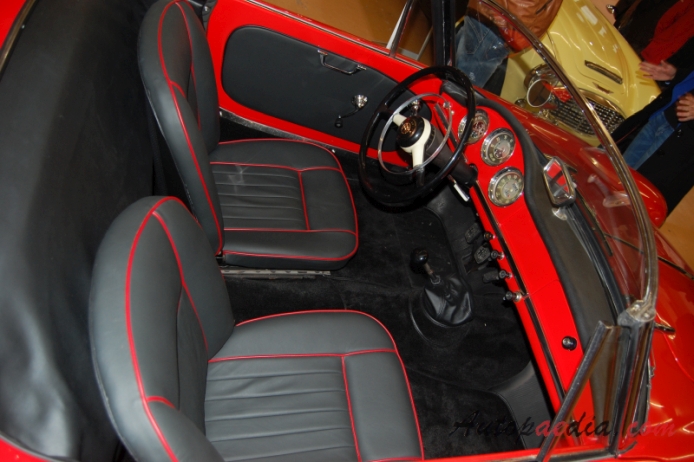 Alfa Romeo Giulietta Spider 1955-1964 (1962 Giulia 1600), interior