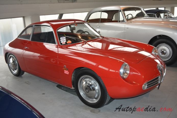 Alfa Romeo Giulietta Sprint 1954-1966 (1959-1962 SZ Sprint Zagato Coda Tonda), right front view