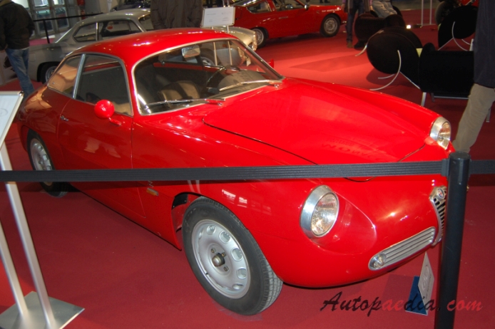 Alfa Romeo Giulietta Sprint 1954-1966 (1959-1962 SZ Sprint Zagato Coda Tonda), right front view