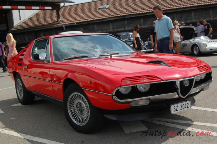 Alfa Romeo Montreal 1970-1977, right front view