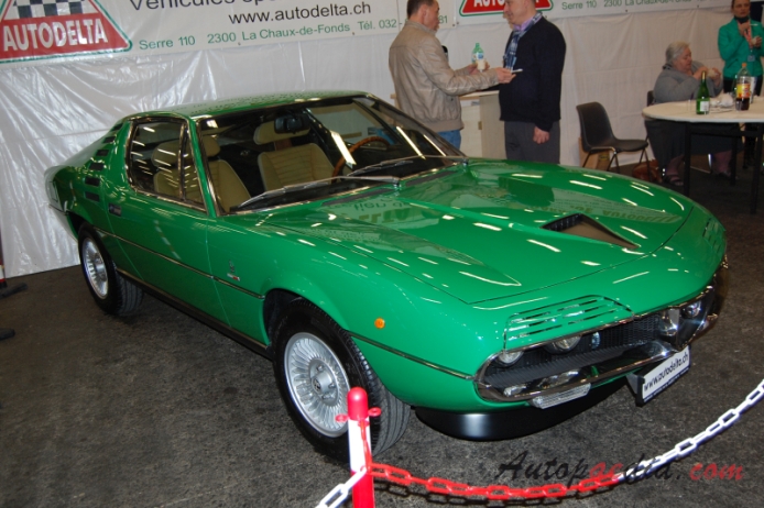 Alfa Romeo Montreal 1970-1977, right front view