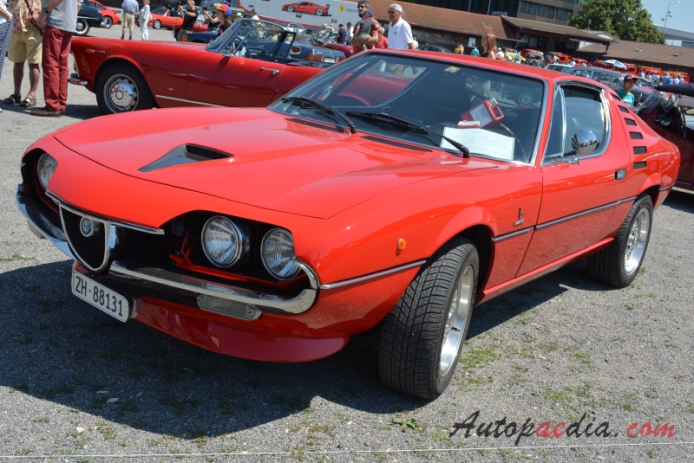 Alfa Romeo Montreal 1970-1977, left front view