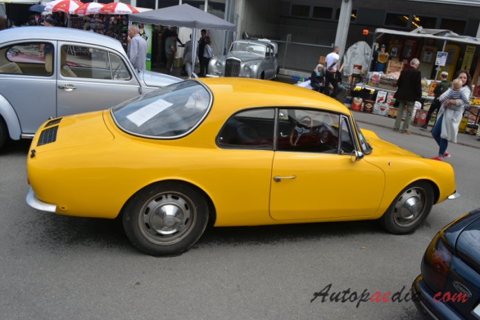 Renault Alpine A110 1961-1977 (1966 Renault Alpine A110 GT4 1.3L saloon 2d), prawy bok