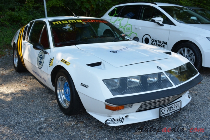 Renault Alpine A310 1971-1984 (1971-1976), right front view