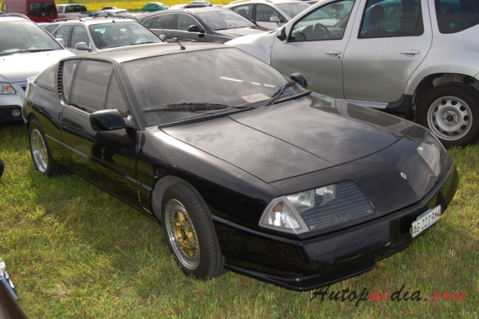 Renault Alpine GTA 1984-1991 (1987-1989 Renault Alpine V6 Turbo Catalyseur Coupé 2d), right front view
