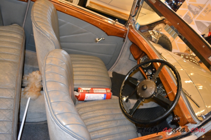Alvis Speed 20 1932-1936 (1934 20 SC Charlesworth convertible 2d), wnętrze