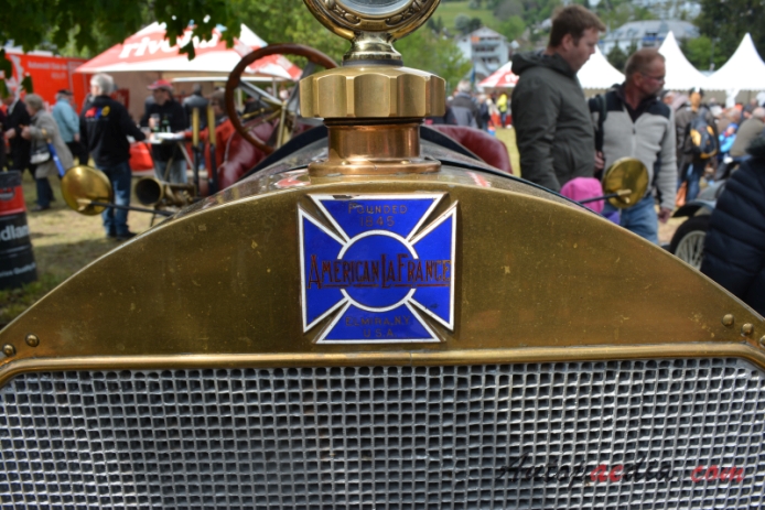 American LaFrance type 10 1911-1920 (1915 Speedster), front emblem  