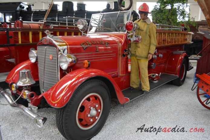 American LaFrance 500 Series Junior 1933-1938 (1937 wóz strażacki), lewy przód