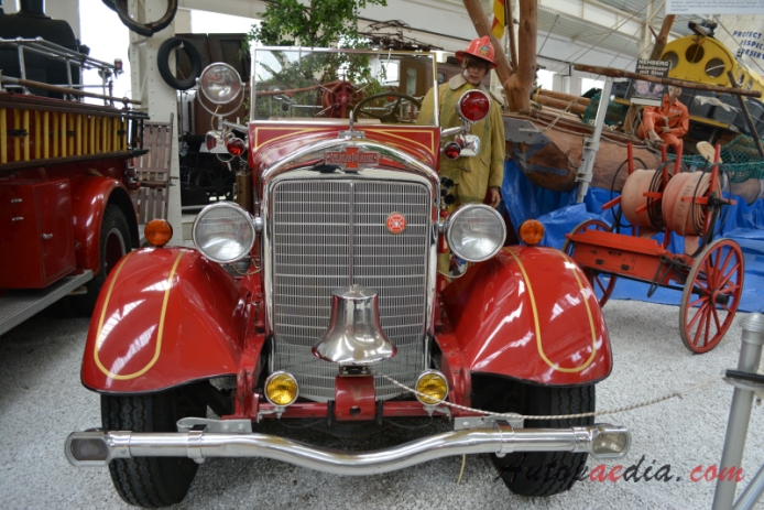 American LaFrance 500 Series Junior 1933-1938 (1937 wóz strażacki), przód