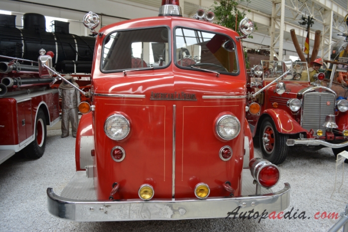 American LaFrance 700 Series 1947-1959 (1955 wóz strażacki Pumper), przód