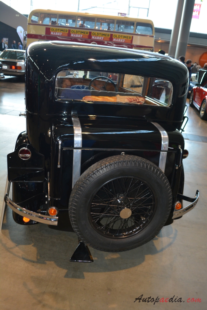 Amilcar type M 1928-1935 (1932 M3 berlina 4d), rear view