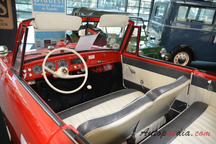 Amphicar 770 1961-1968 (1964 amfibia 2d), wnętrze
