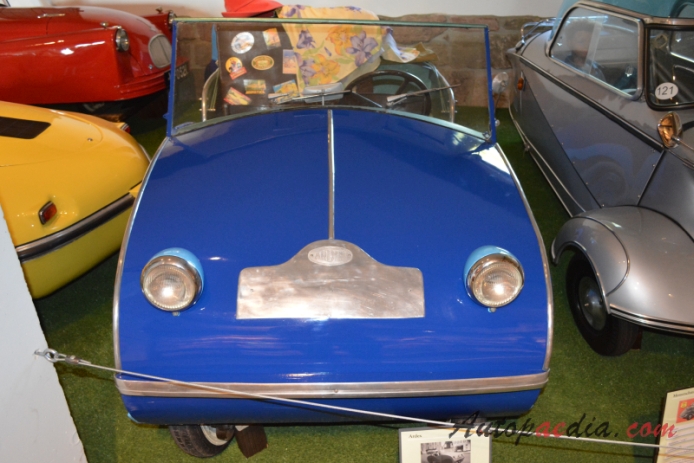 Ardex 1952-1955 (1952 125 ccm microcar), front view