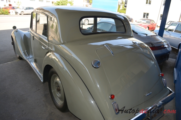 Armstrong Siddeley Whitley 18 1949-1954 (1951 saloon 4d),  left rear view