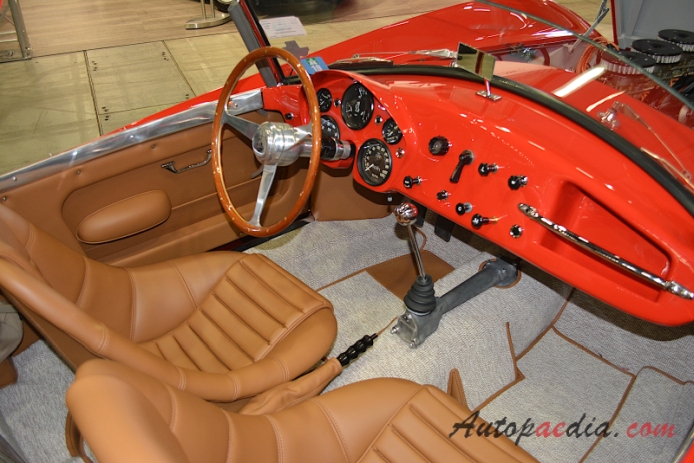 Arnolt-Bristol 1954-1959 (1957 cabriolet 2d), wnętrze