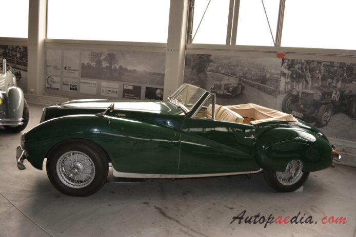 Aston Martin DB1 1948-1950 (1950 convertible), lewy bok