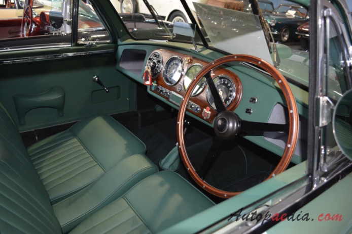 Aston Martin DB2 1950-1953 (1952 Vantage), wnętrze