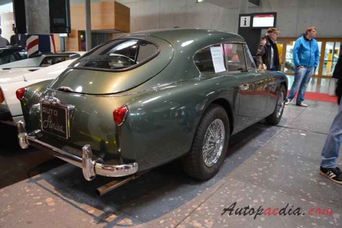 Aston Martin DB2/4 1953-1957 (1957 Mk II hatchback 2d), prawy tył