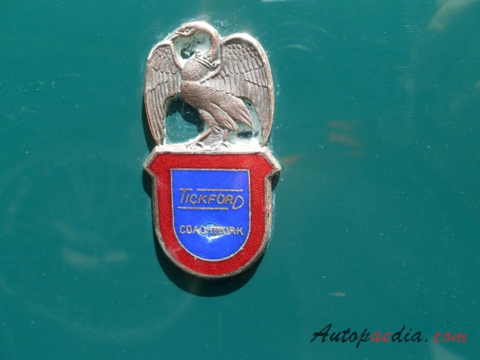 Aston Martin DB2/4 Mark III 1957-1959 (1958 hatchback 3d), side emblem 