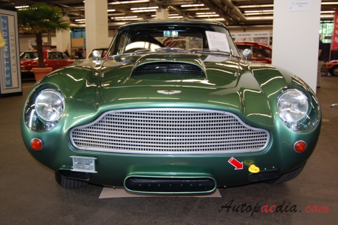 Aston Martin DB4 1958-1963 (1960 GT), przód