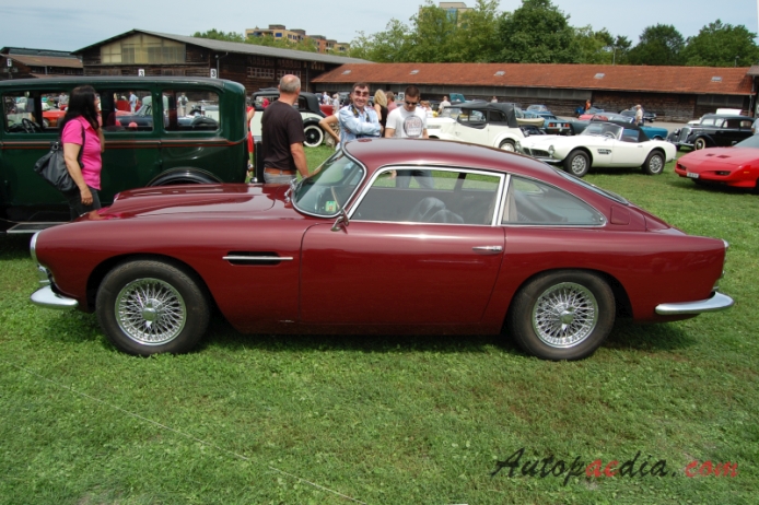 Aston Martin DB4 1958-1963 (1961 Series 3 Coupé 2d), lewy bok
