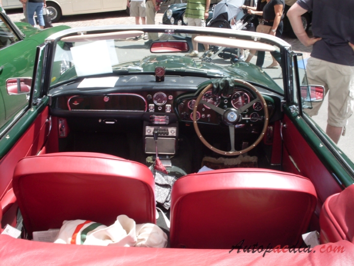 Aston Martin DB5 1963-1965 (1964 DB5C cabriolet), wnętrze