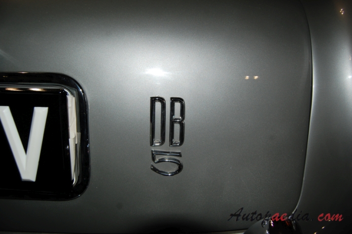 Aston Martin DB5 1963-1965 (Coupé 2d), emblemat tył 