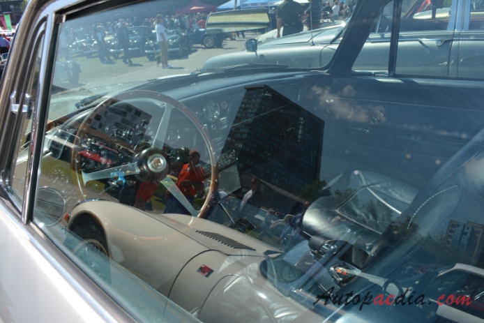 Aston Martin DB6 1965-1971 (1965-1969 Mk I Vantage), interior