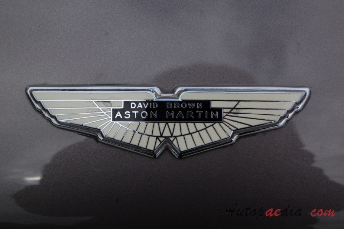 Aston Martin DB6 1965-1971 (1965-1969 Mk I Volante), emblemat przód 