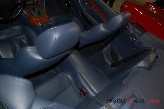 Aston Martin DB7 1994-2004 (2003 V12 Volante cabriolet 2d), wnętrze