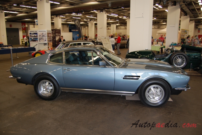 Aston Martin V8 1972-1989 (1973-1978 series III Coupé), right side view