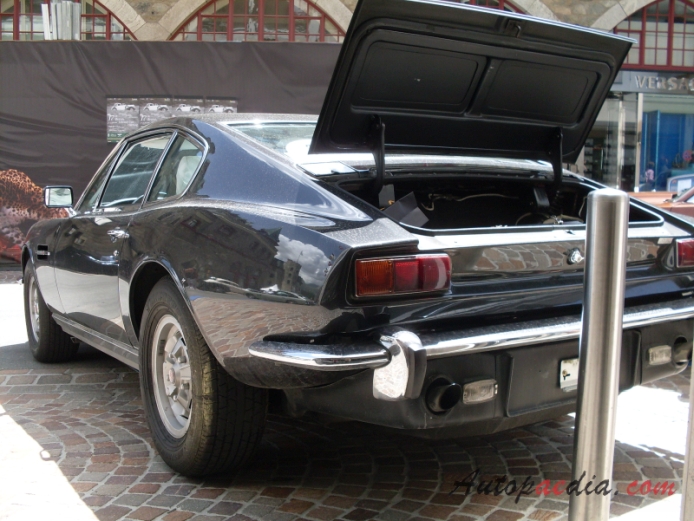 Aston Martin V8 1972-1989 (1973 series III Coupé),  left rear view