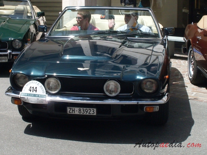 Aston Martin V8 1972-1989 (1980 Volante), przód