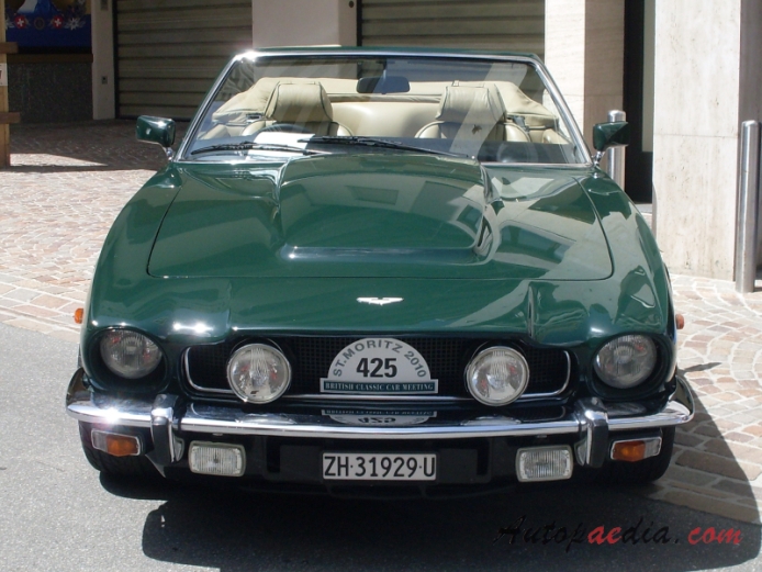 Aston Martin V8 1972-1989 (1984 Volante), przód