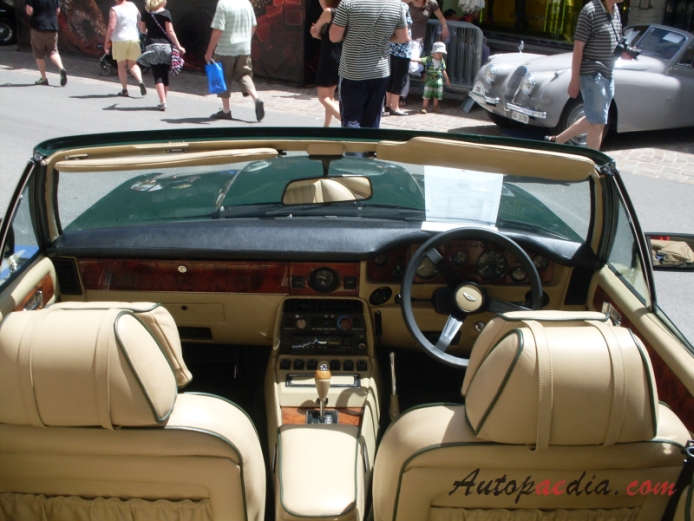 Aston Martin V8 1972-1989 (1984 Volante), wnętrze