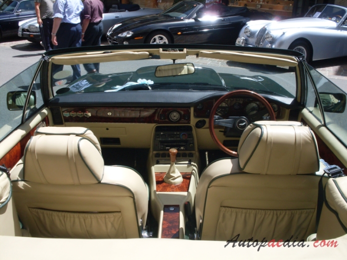 Aston Martin V8 1972-1989 (1987 Vantage Volante), wnętrze