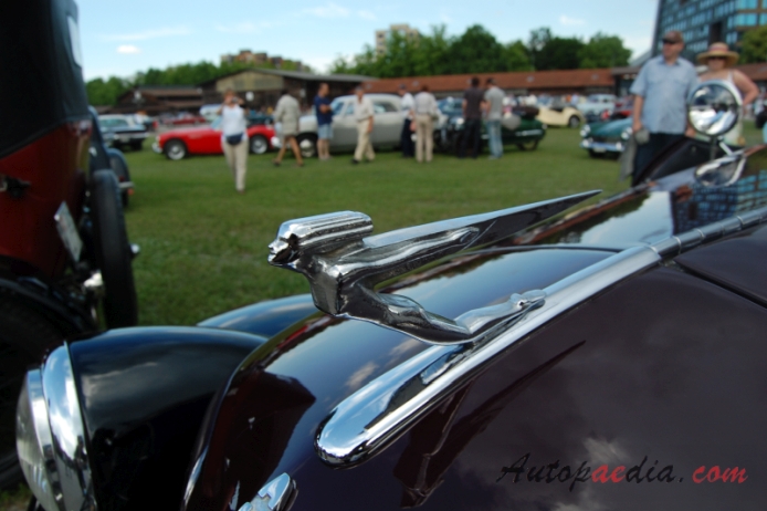Auburn 851 (852) Speedster 1935-1936 (1966 Serie 2), emblemat przód 