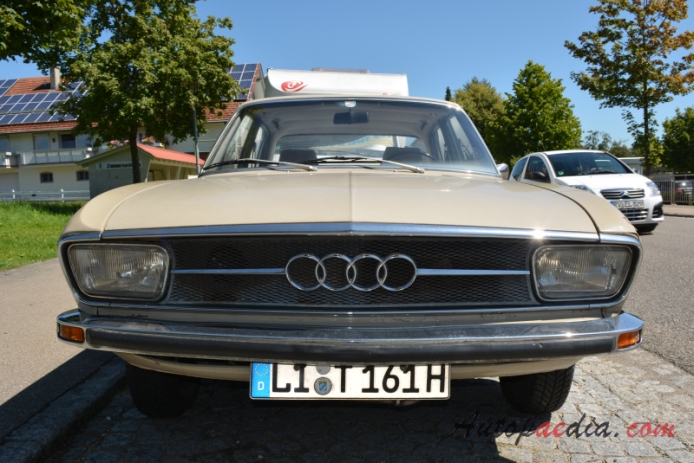 Audi 100 C1 1968-1976 (1968-1973 LS sedan 4d), front view