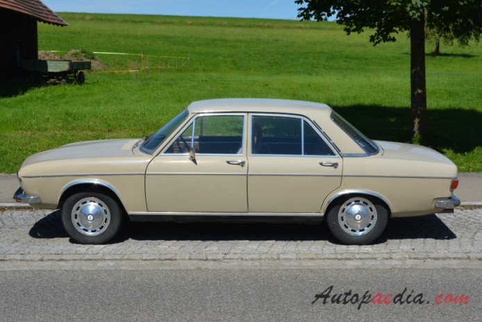 Audi 100 C1 1968-1976 (1968-1973 LS sedan 4d), left side view
