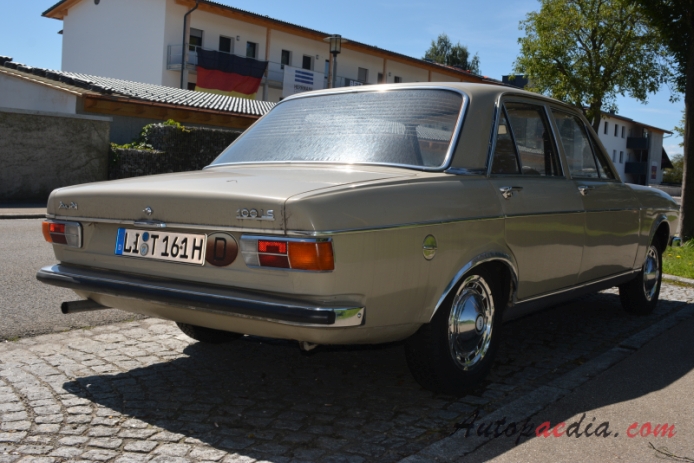 Audi 100 C1 1968-1976 (1968-1973 LS sedan 4d), prawy tył