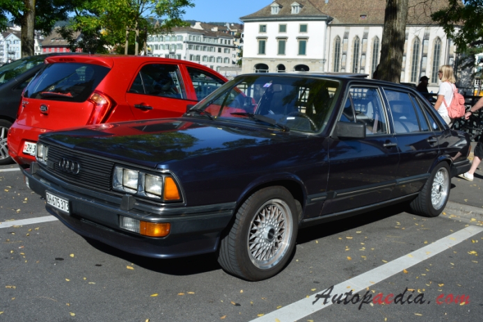 Audi 100 C2 1976-1982 (1979-1982 200 5T sedan 4d), left front view