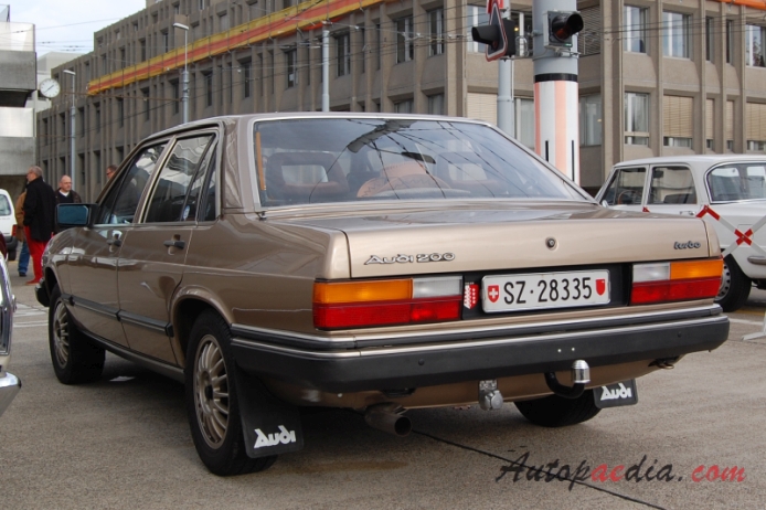 Audi 100 C2 1976-1982 (1979-1982 200 5T turbo sedan 4d),  left rear view