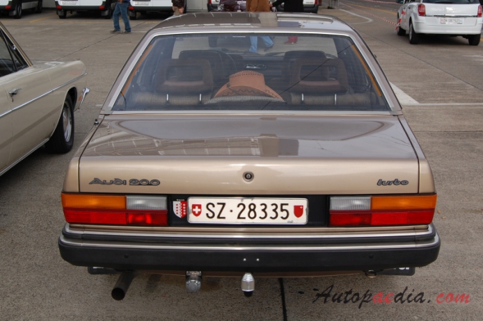 Audi 100 C2 1976-1982 (1979-1982 200 5T turbo sedan 4d), rear view
