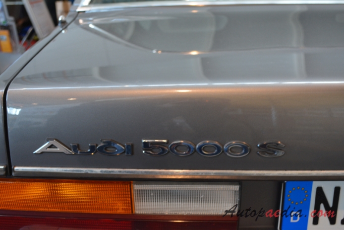 Audi 100 C2 1976-1982 (1980-1982 5000 S sedan 4d), rear emblem  