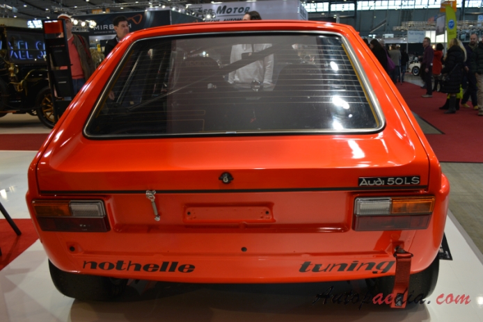 Audi 50 1974-1978 (1975 LS hatchback 3d), tył