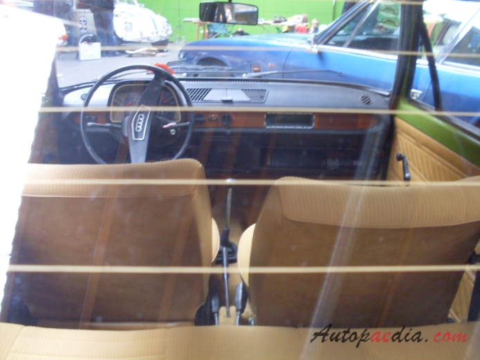 Audi 50 1974-1978 (LS hatchback 3d), wnętrze