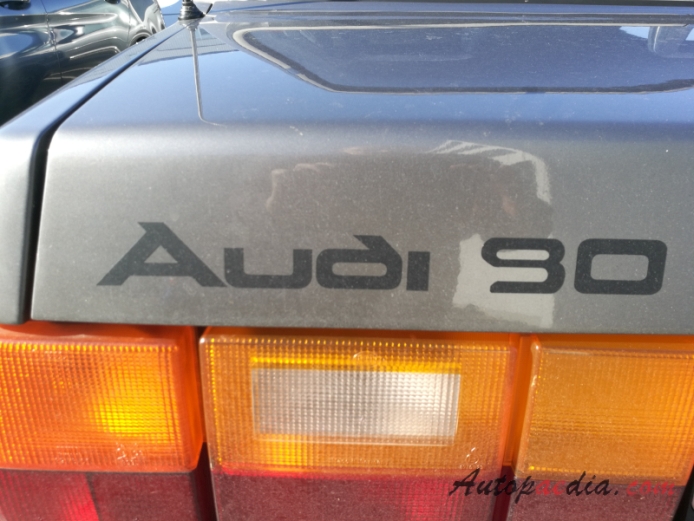 Audi 80 B2 1978-1986 (1984-1986 Audi 90 sedan 4d), emblemat tył 